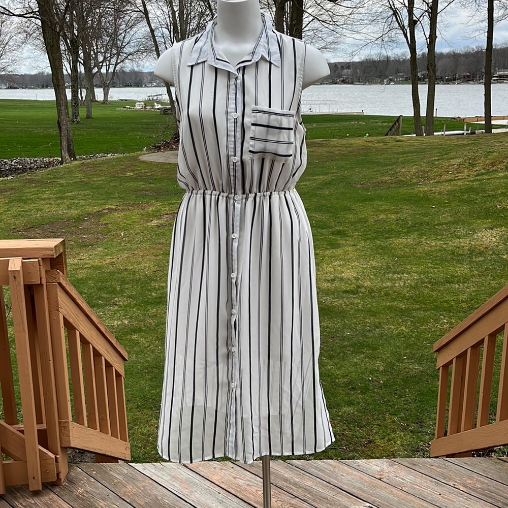 3/$25💜Charlotte Russe striped dress XL
